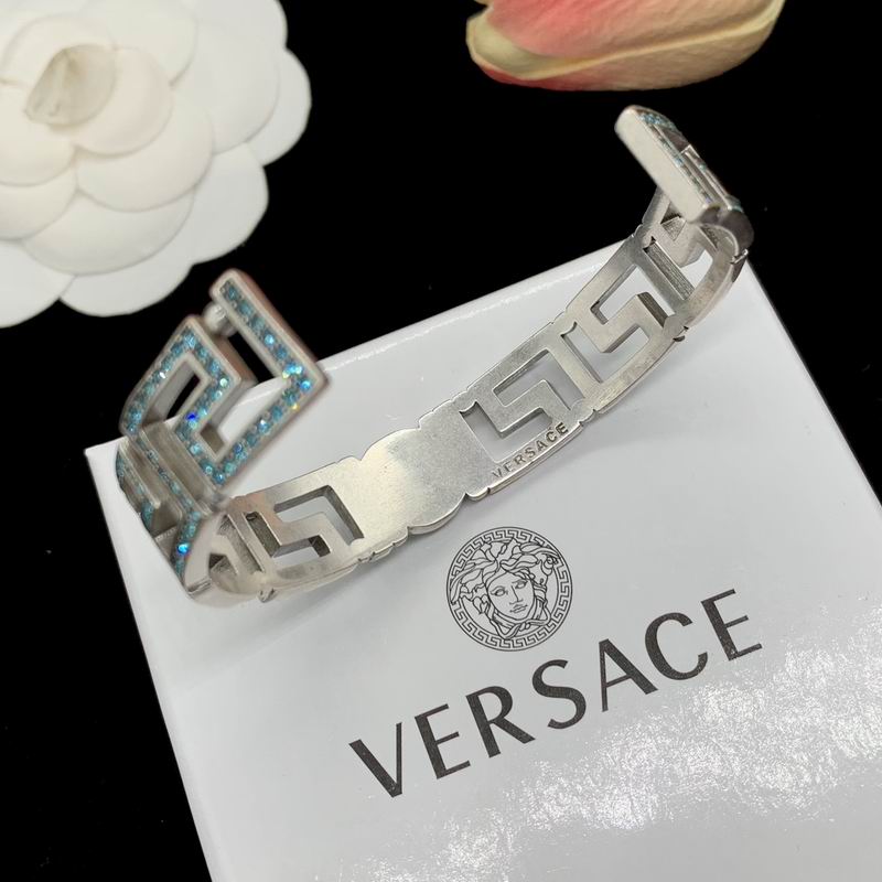 Versace bracelet 05lyx67 (5)